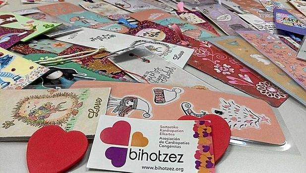 Marcapáginas para regalar con mucho corazón Noticias de Gipuzkoa Bihotzez Asociacion cardiopatias congenitas